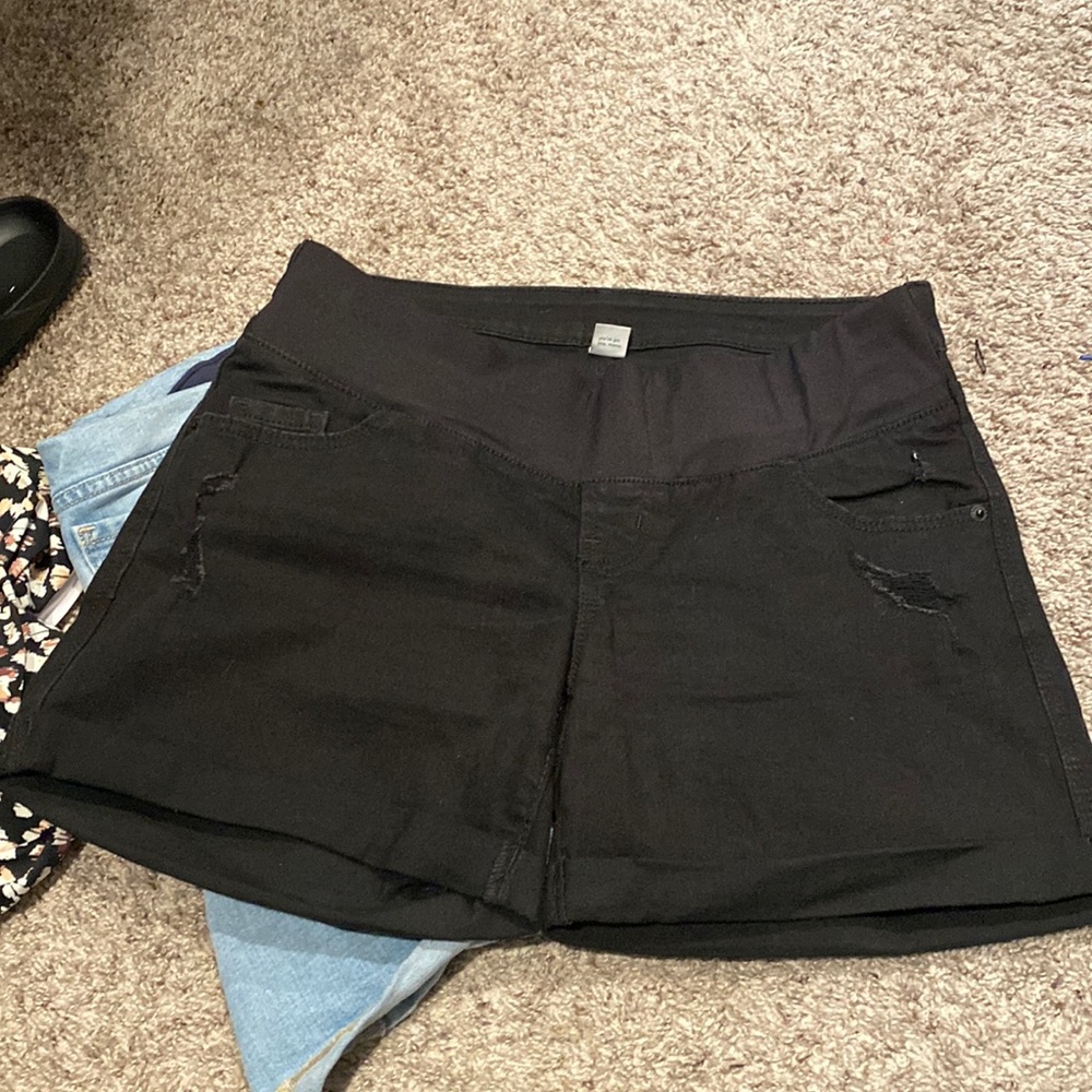 Maternity shorts